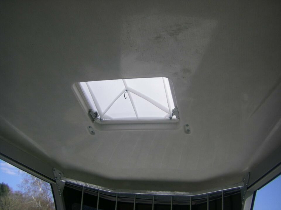 Ivolus077795293li.jpeg