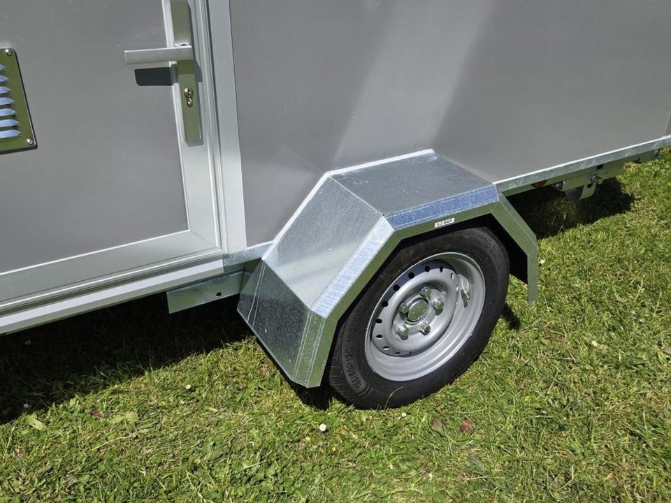 Badezimmerwagen-Bad-Anhanger-Sanitar-Anhanger-WC-Dusche-Allemagne_44171_7378878398603.jpg