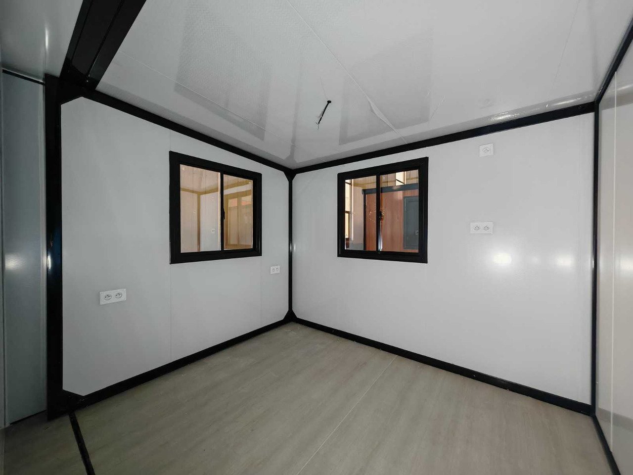 Rhino-Houses-36-5-m2-Zwart-Les-Pays-Bas_8045_8192281255769.jpg