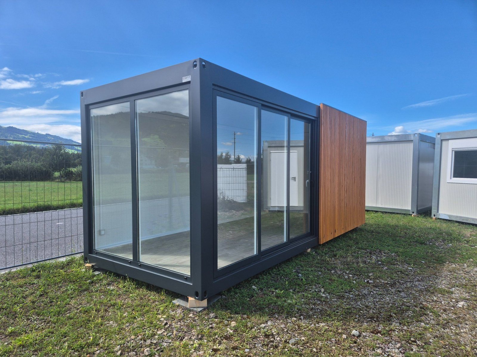 container-burocontainer-gartenhaus-modul-showroom-5.jpeg