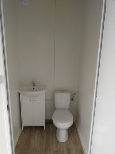 kontener_wc8.jpg