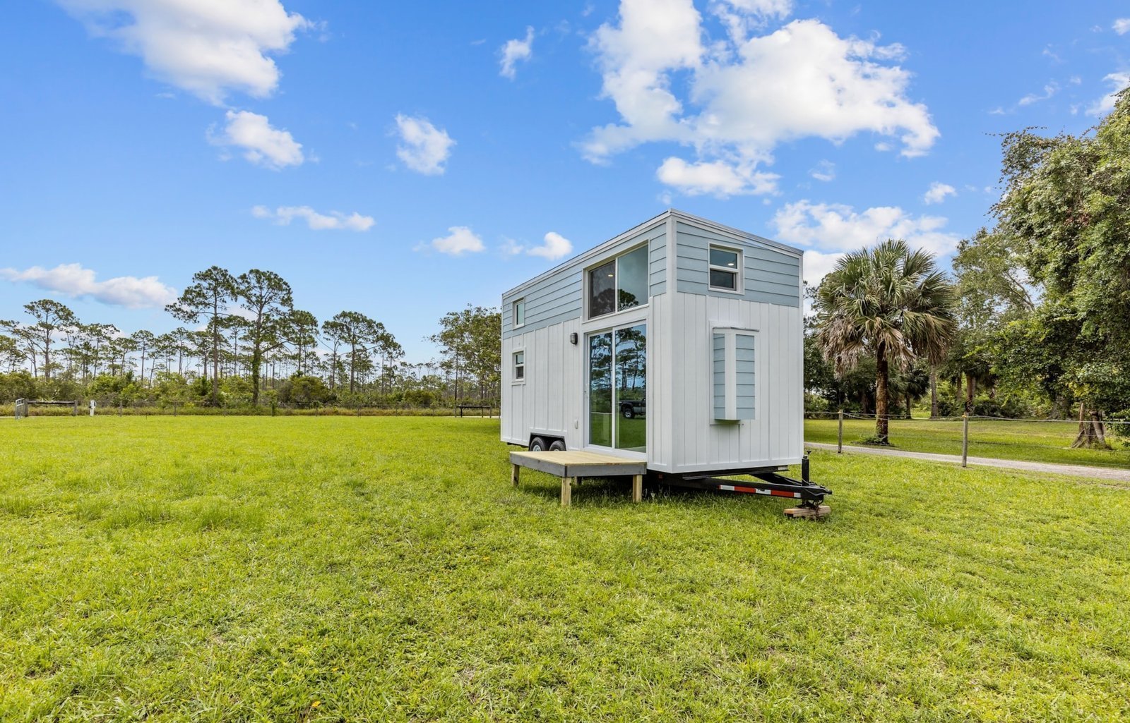 modern-cottage-tiny-home-UAFNXGKGRV-02-1.jpg