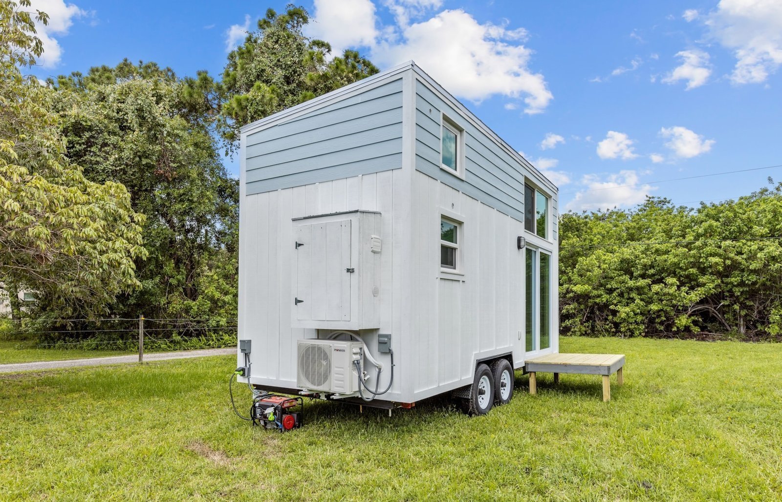 modern-cottage-tiny-home-UAFNXGKGRV-05-1.jpg
