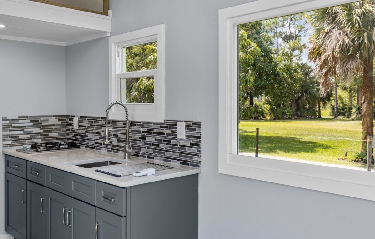 modern-cottage-tiny-home-UAFNXGKGRV-07-1.jpg