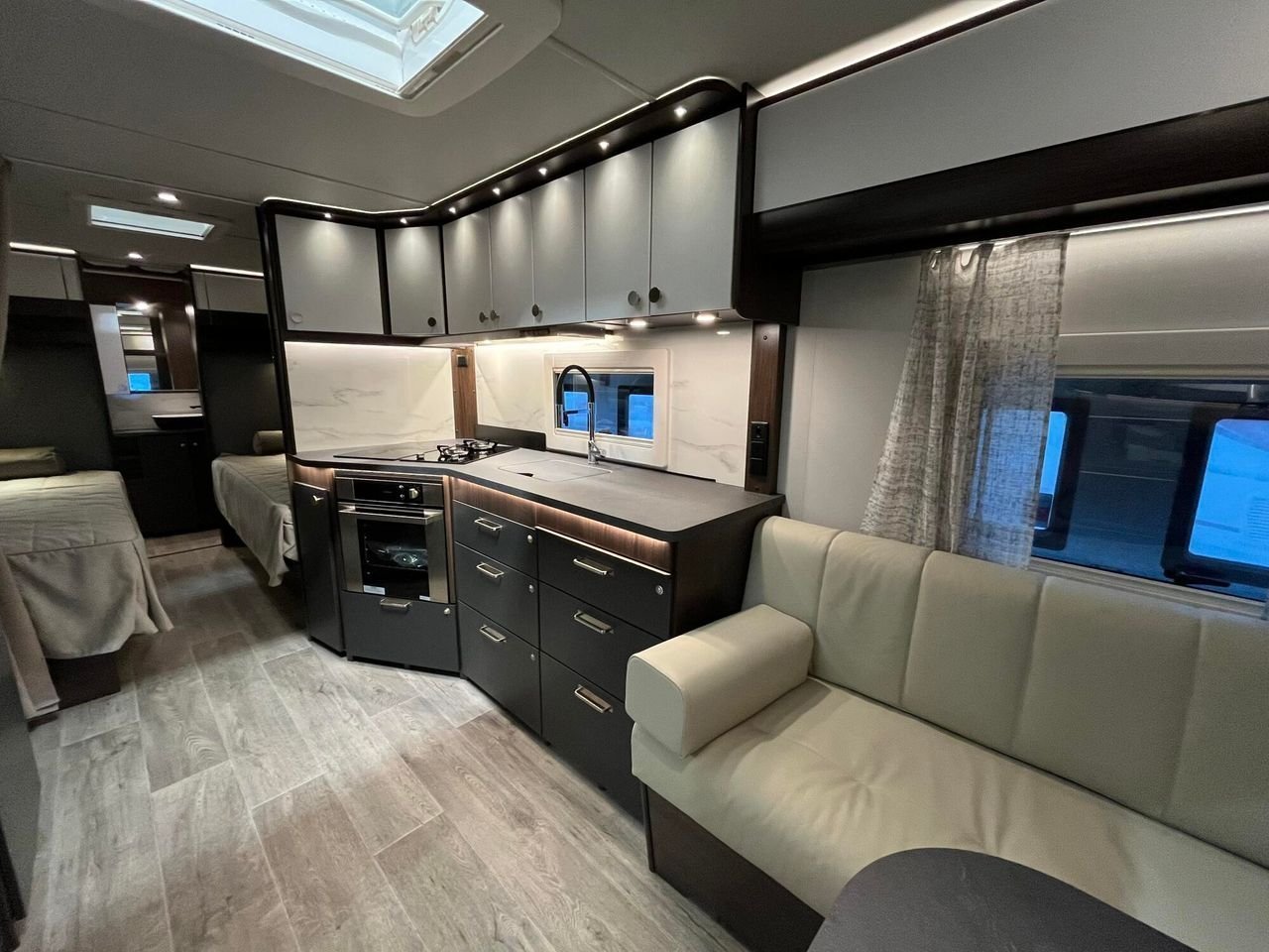 Caravane Polar 680 BSA BLACKLINE – Image 24
