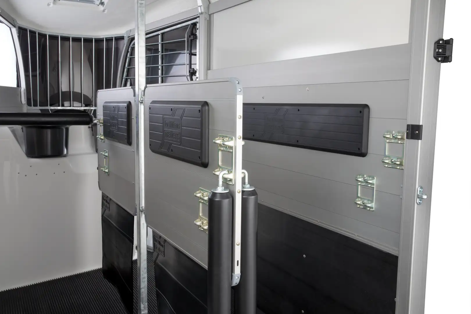 Van chevaux Ifor Williams HBX 511 avec sellerie – Image 8