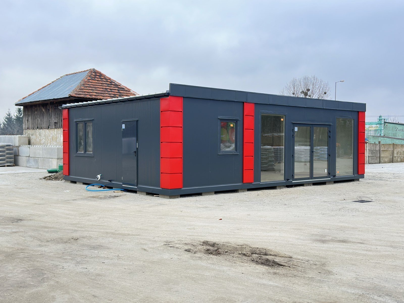 Conteneur Modulaire en panneaux sandwich – bureaux, commerces/logements, 6 pièces – 63 m² – Image 2