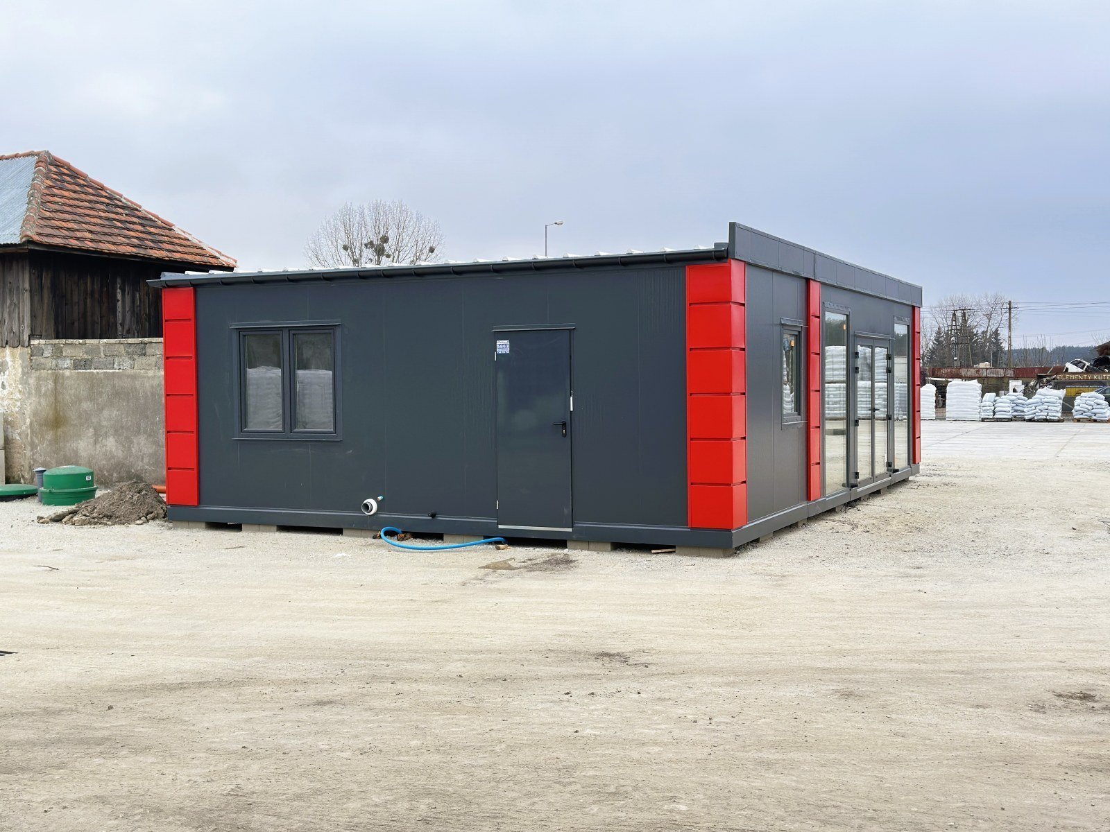Conteneur Modulaire en panneaux sandwich – bureaux, commerces/logements, 6 pièces – 63 m² – Image 4
