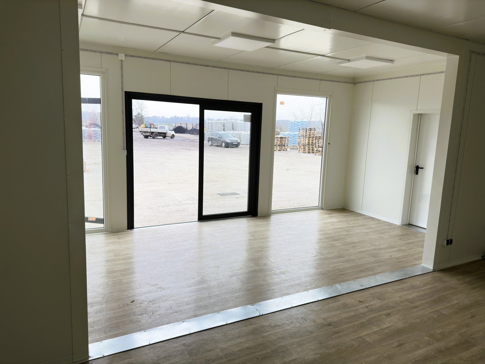 Conteneur Modulaire en panneaux sandwich – bureaux, commerces/logements, 6 pièces – 63 m² – Image 27