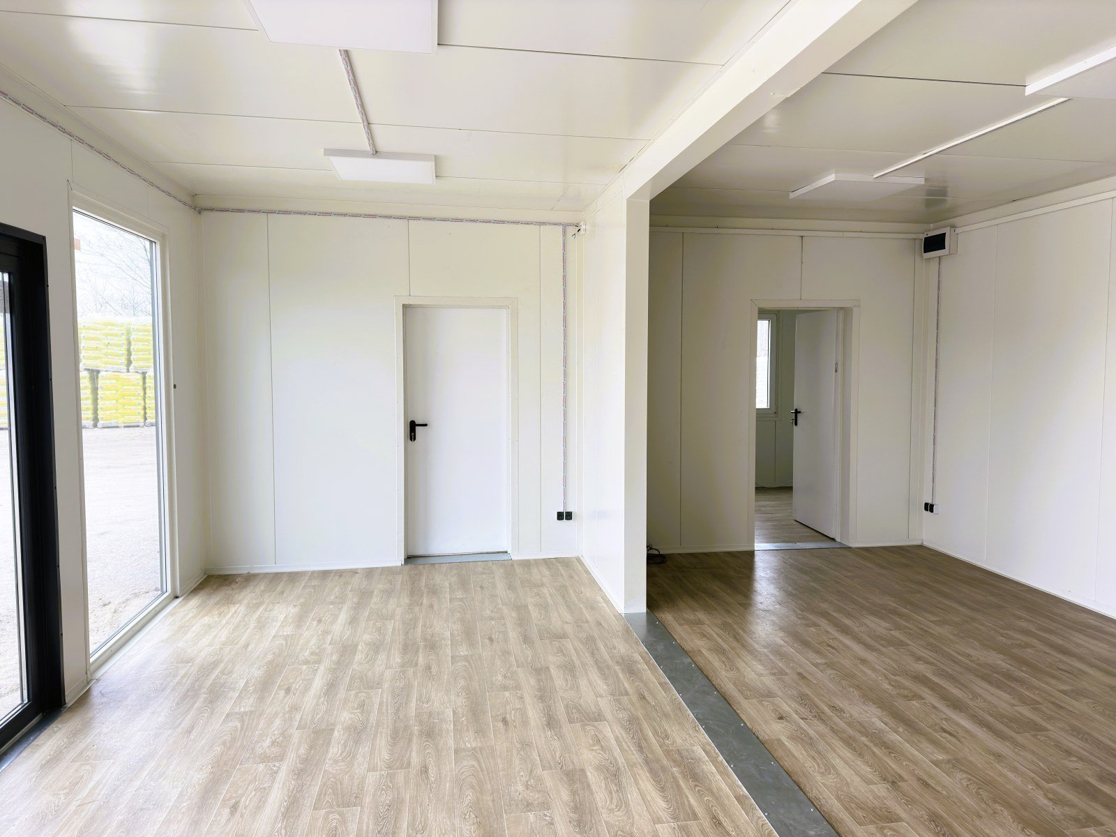 Conteneur Modulaire en panneaux sandwich – bureaux, commerces/logements, 6 pièces – 63 m² – Image 35