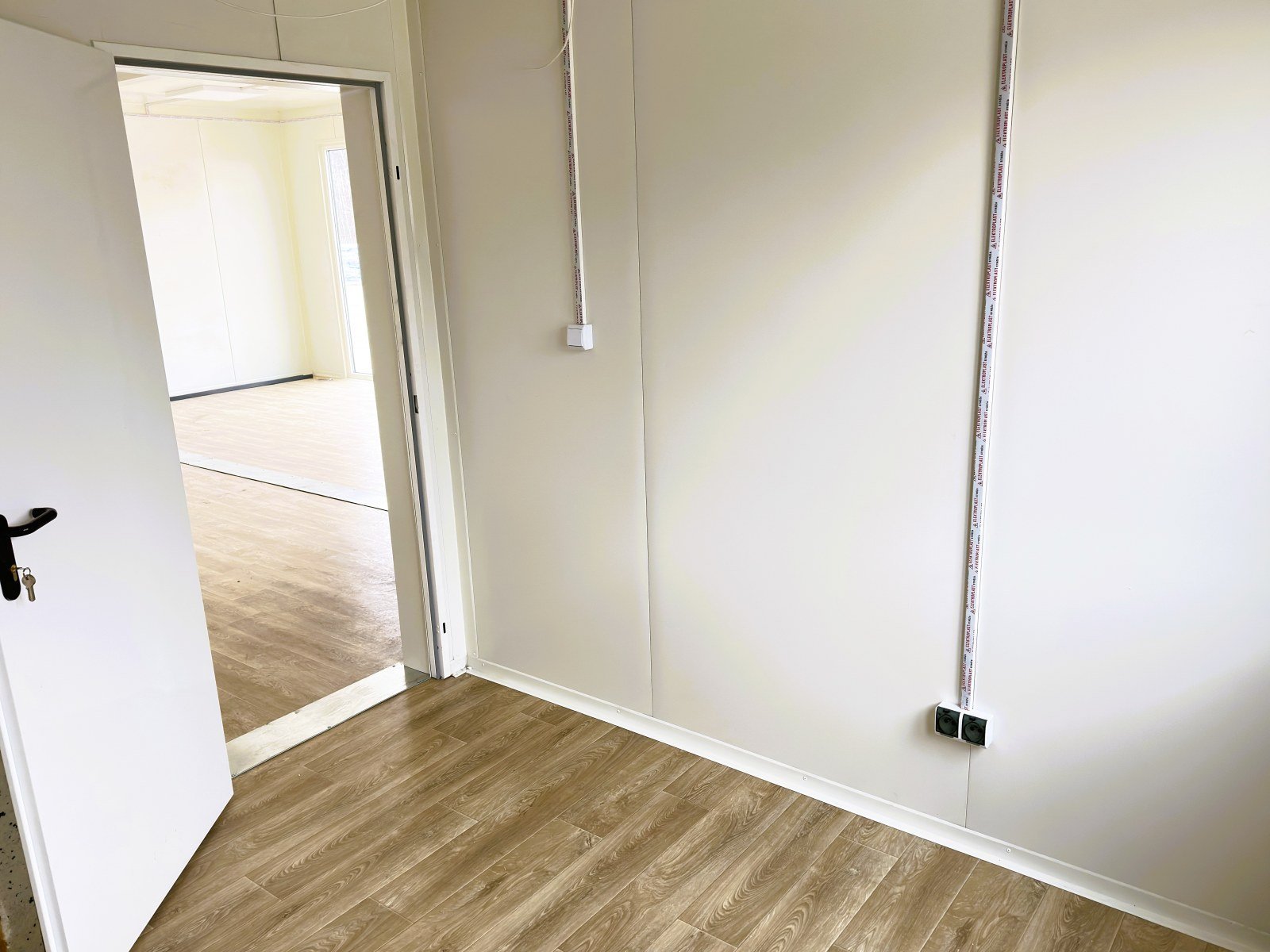Conteneur Modulaire en panneaux sandwich – bureaux, commerces/logements, 6 pièces – 63 m² – Image 38