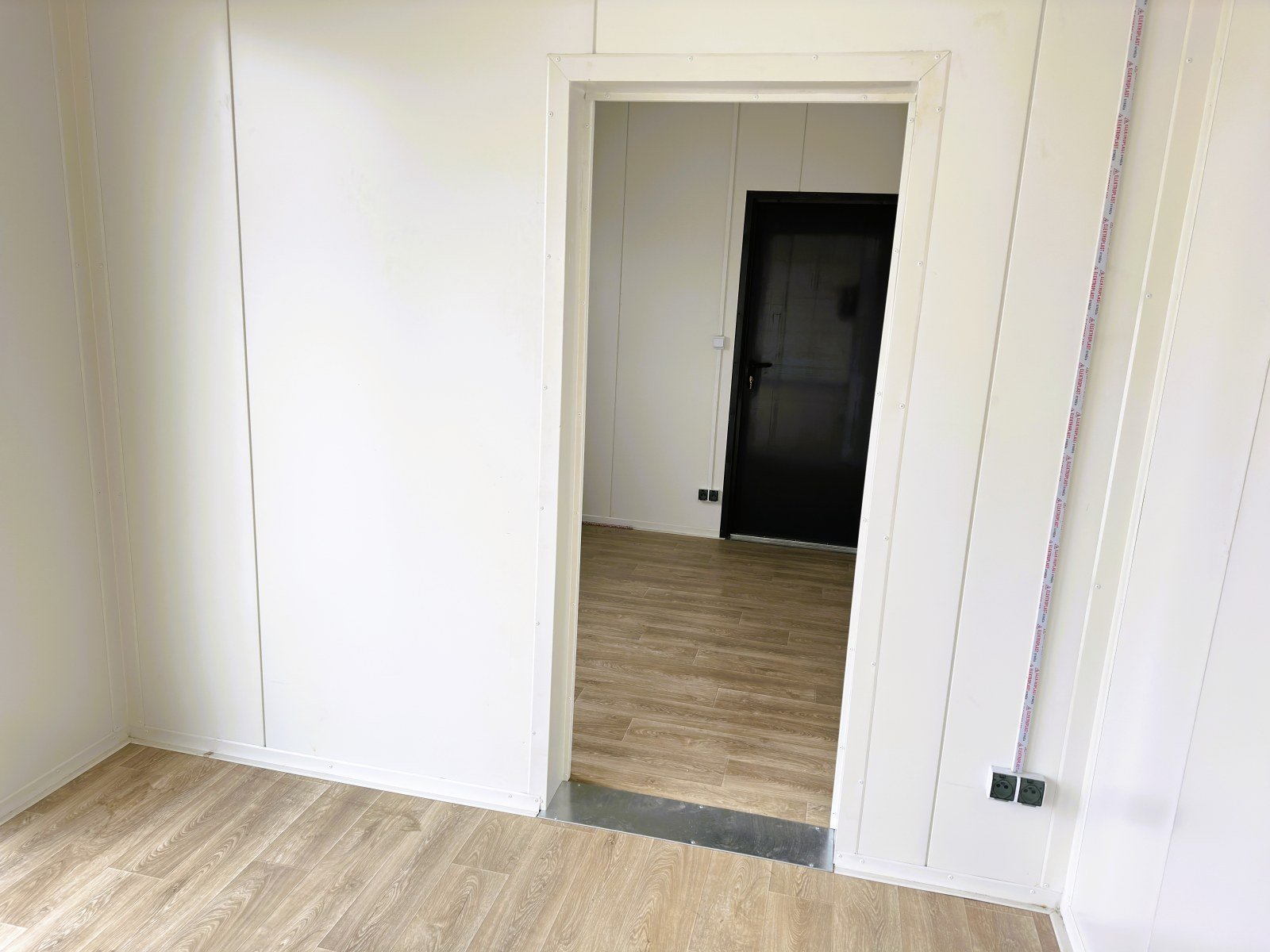 Conteneur Modulaire en panneaux sandwich – bureaux, commerces/logements, 6 pièces – 63 m² – Image 44