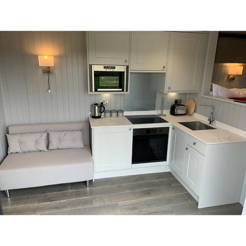 Conteneur maison pour espace de vie extérieur moderne et élégant – Image 17