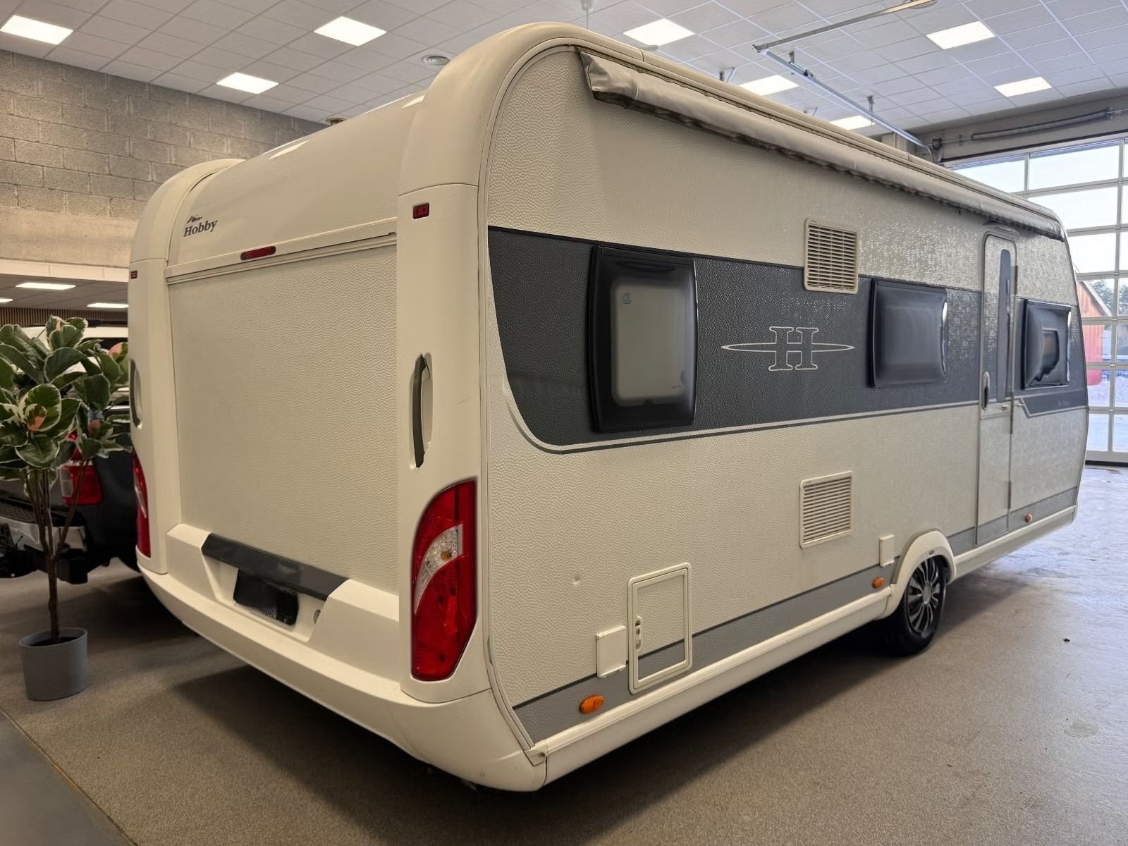 Caravane Hobby 545 KMF De Luxe – Image 12
